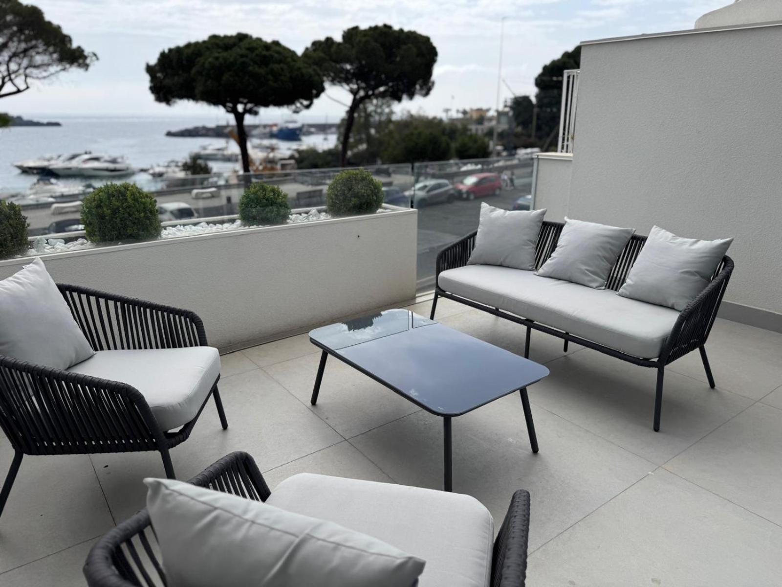 Апартаменты Iitana Luxury Apartment - Fronte Mare Con Vasca Idromassaggio Катания